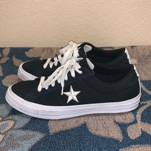 Men's Converse brand oxford sneakers (size 10)